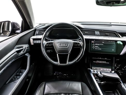 Used 2022 Audi e-tron Premium w/ Convenience Plus Package image 6
