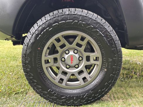 Used 2015 Toyota Tacoma 4x4 Access Cab w/ Convenience Package image 14