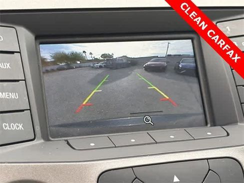 Used 2018 Ford Taurus SE image 3