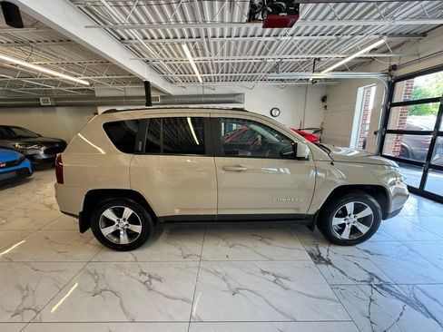 Used 2017 Jeep Compass High Altitude AWD/4WD image 4