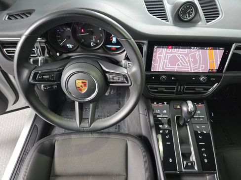 Used 2023 Porsche Macan AWD/4WD image 14