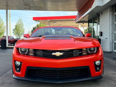 Used 2013 Chevrolet Camaro ZL1 RWD image 7