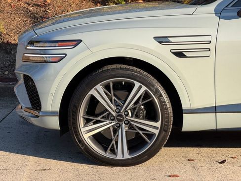 Used 2025 Genesis GV80 3.5T e-SC image 10