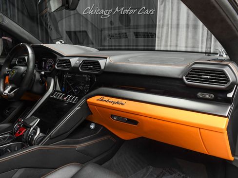 Used 2021 Lamborghini Urus AWD/4WD image 24