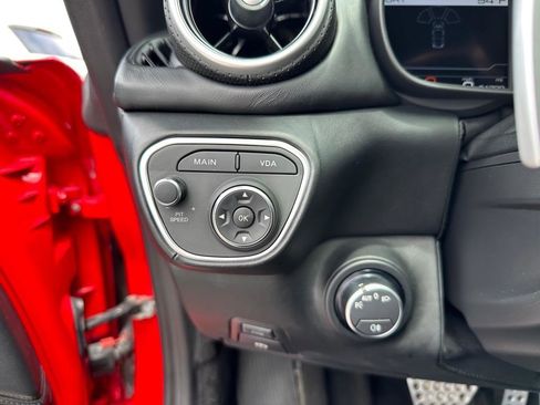 Used 2015 Ferrari California T RWD image 34