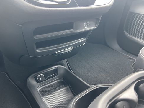 New 2026 Chrysler Voyager LX FWD image 26