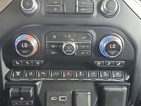 Used 2021 GMC Sierra 2500 Denali w/ Denali Ultimate Package image 24