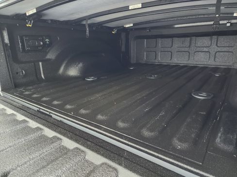 Used 2022 RAM 2500 Big Horn w/ Level C Equiment Group image 5