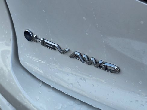 Used 2024 Toyota Crown AWD/4WD image 12