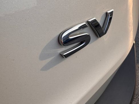 Used 2023 Nissan Rogue SV FWD image 9