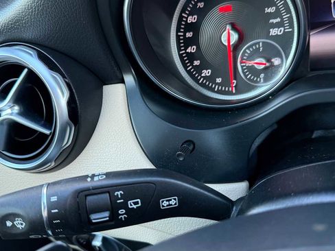 Used 2018 Mercedes-Benz GLA 250 4MATIC image 17