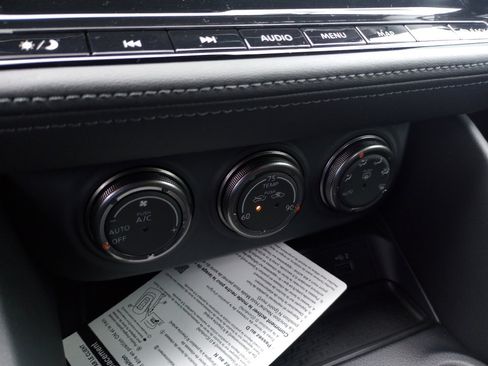 New 2025 Nissan Z Performance w/ Floor Mat Package image 14