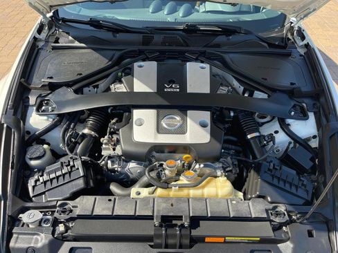 Used 2019 Nissan 370Z Coupe w/ Z34 Heritage Edition - White image 23