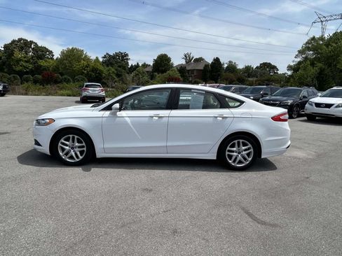 Used 2014 Ford Fusion SE FWD image 12