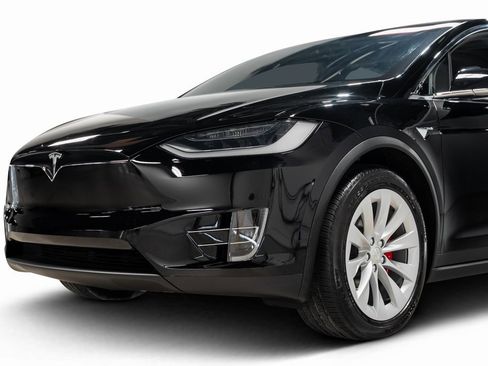 Used 2021 Tesla Model X Performance image 10