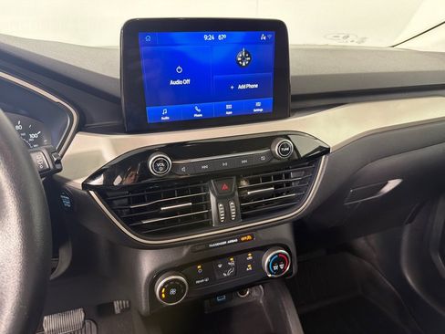 Used 2022 Ford Escape SE FWD image 16