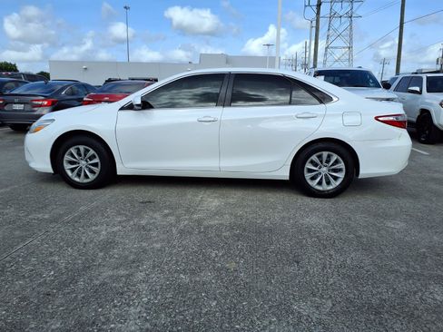 Used 2017 Toyota Camry LE FWD image 22