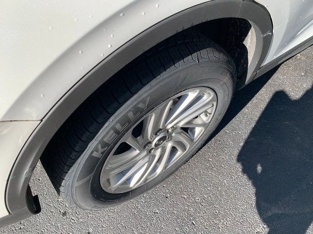 Used 2023 Lincoln Corsair AWD image 5