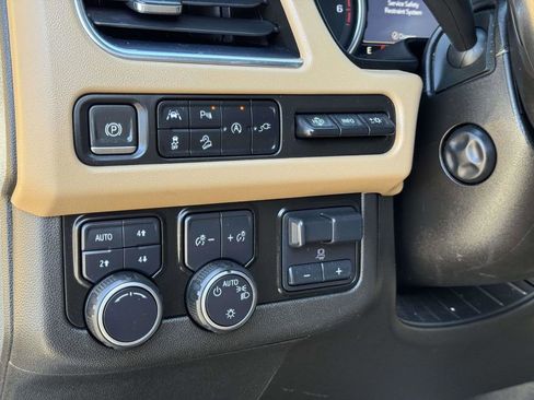 Used 2021 Chevrolet Tahoe Premier w/ Premium Package image 11