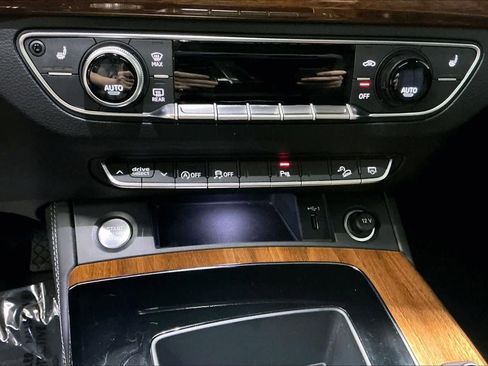 Used 2022 Audi Q5 2.0T Premium Plus w/ Premium Plus Package image 33
