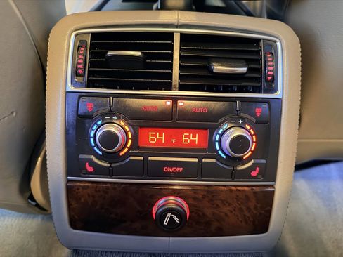 Used 2008 Audi S8 image 39