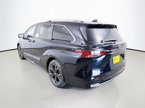 New 2026 Toyota Sienna Platinum AWD/4WD image 7
