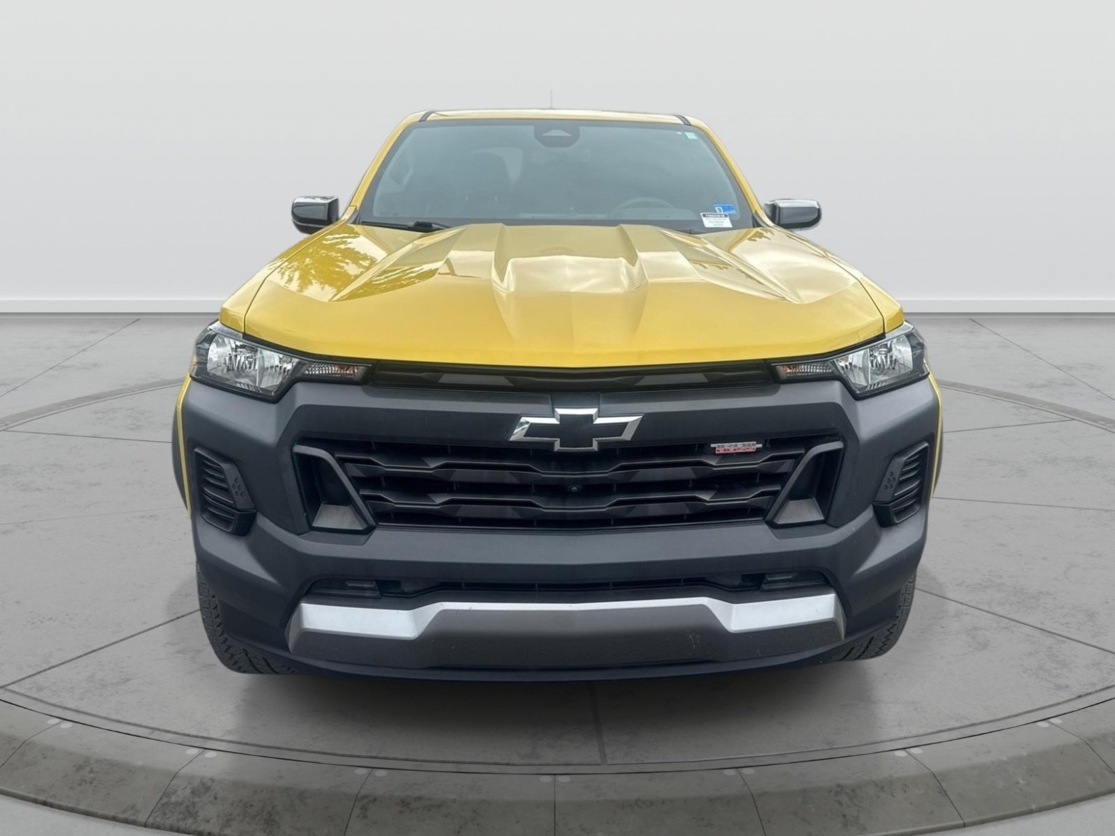 Used 2023 Chevrolet Colorado Trail Boss w/ Technology Package AWD/4WD image 2