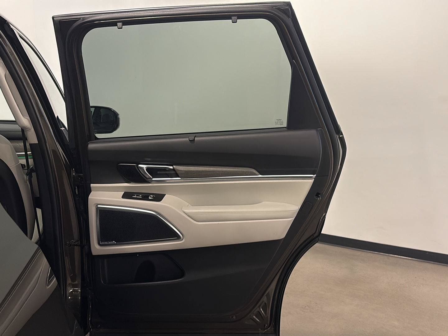 Used 2022 Kia Telluride SX w/ SX Prestige Package AWD/4WD image 42
