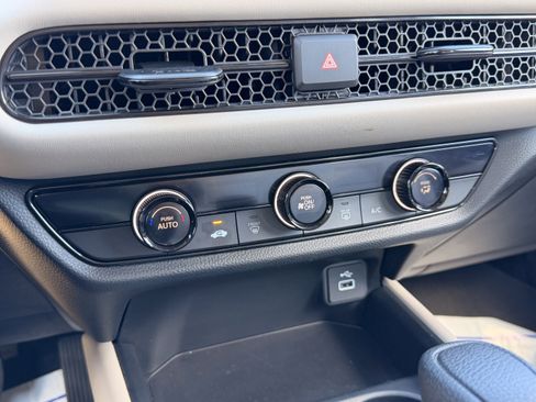 Certified 2023 Honda HR-V LX image 22