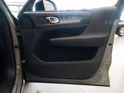 Used 2022 Volvo XC40 P8 Recharge Plus AWD/4WD image 23