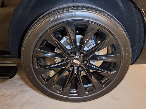 Certified 2026 Cadillac Escalade ESV Platinum Sport AWD/4WD image 19
