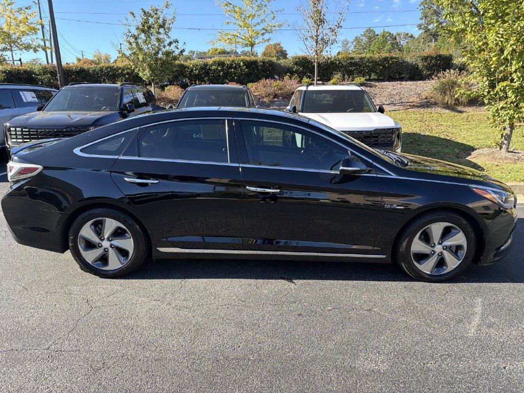 Used 2016 Hyundai Sonata Limited w/ Option Group 02 FWD image 2