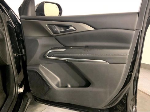 Used 2024 Chevrolet Traverse LT FWD image 25