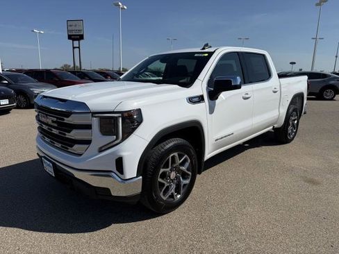 New 2026 GMC Sierra 1500 SLE image 4