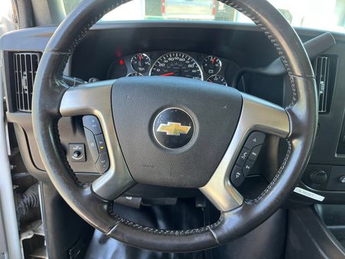 Used 2018 Chevrolet Express 2500 w/ Driver Convenience Package RWD image 21