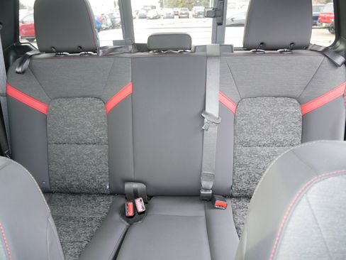 Used 2024 Chevrolet Colorado Z71 w/ Z71 Convenience Package 2 image 13