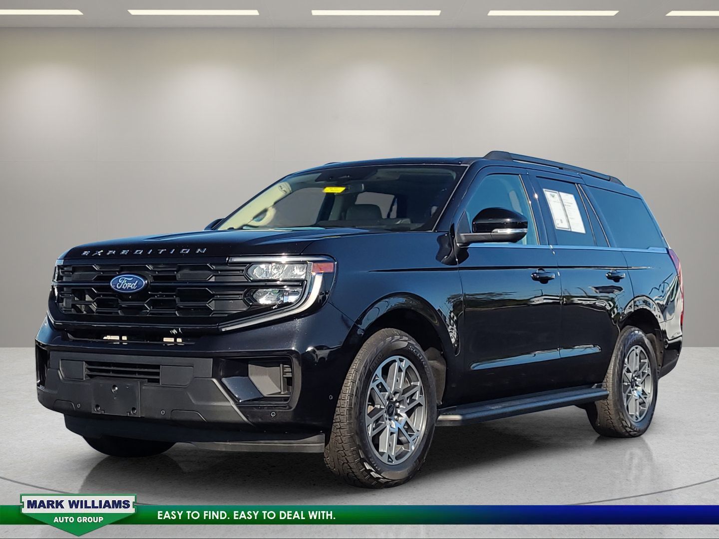 Used 2025 Ford Expedition Active AWD/4WD image 8