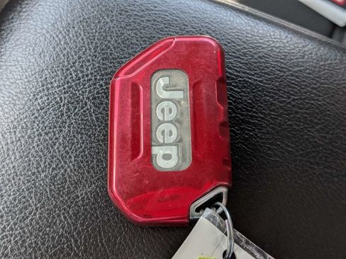 Used 2021 Jeep Wrangler Rubicon w/ Uconnect 4C Nav & Sound Group AWD/4WD image 24