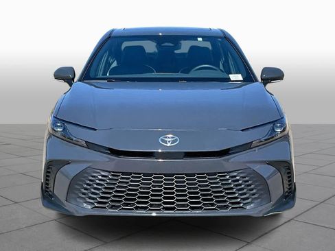 Used 2025 Toyota Camry SE image 4