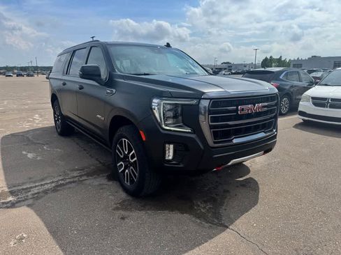 Used 2024 GMC Yukon XL AT4 w/ AT4 Premium Plus Package AWD/4WD image 3
