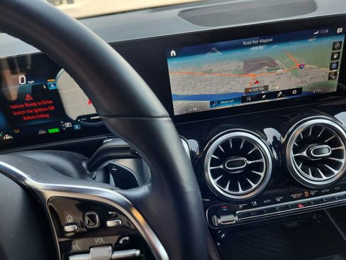 Used 2023 Mercedes-Benz EQB 300 4MATIC w/ Driver Assistance Package image 15