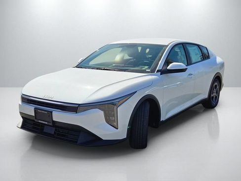 New 2026 Kia K4 FWD image 8