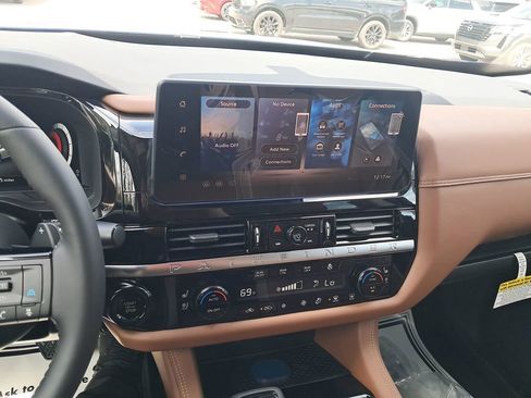 New 2026 Nissan Pathfinder Platinum w/ Lighting Package AWD/4WD image 18