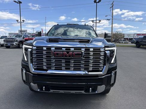 Used 2026 GMC Sierra 2500 Denali w/ Snow Plow Prep/Camper Package AWD/4WD image 2