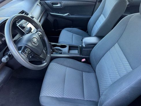 Used 2015 Toyota Camry LE image 5