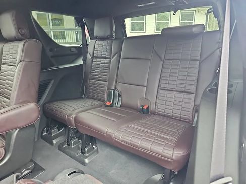 Used 2021 Cadillac Escalade Premium Luxury Platinum RWD image 29
