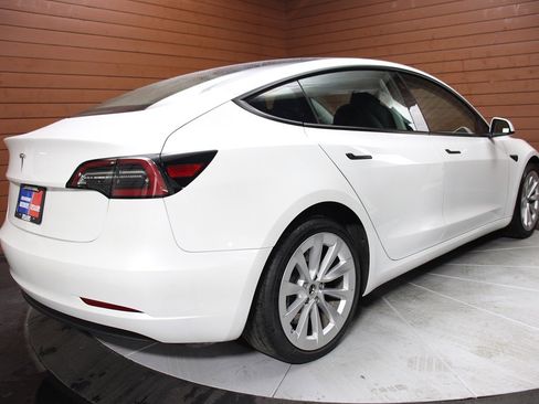 Used 2023 Tesla Model 3 Standard Range image 12