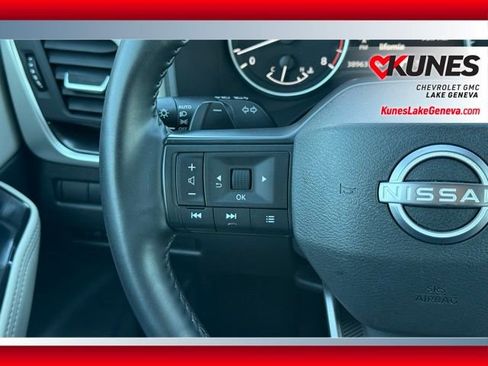 Used 2025 Nissan Rogue SV AWD/4WD image 41
