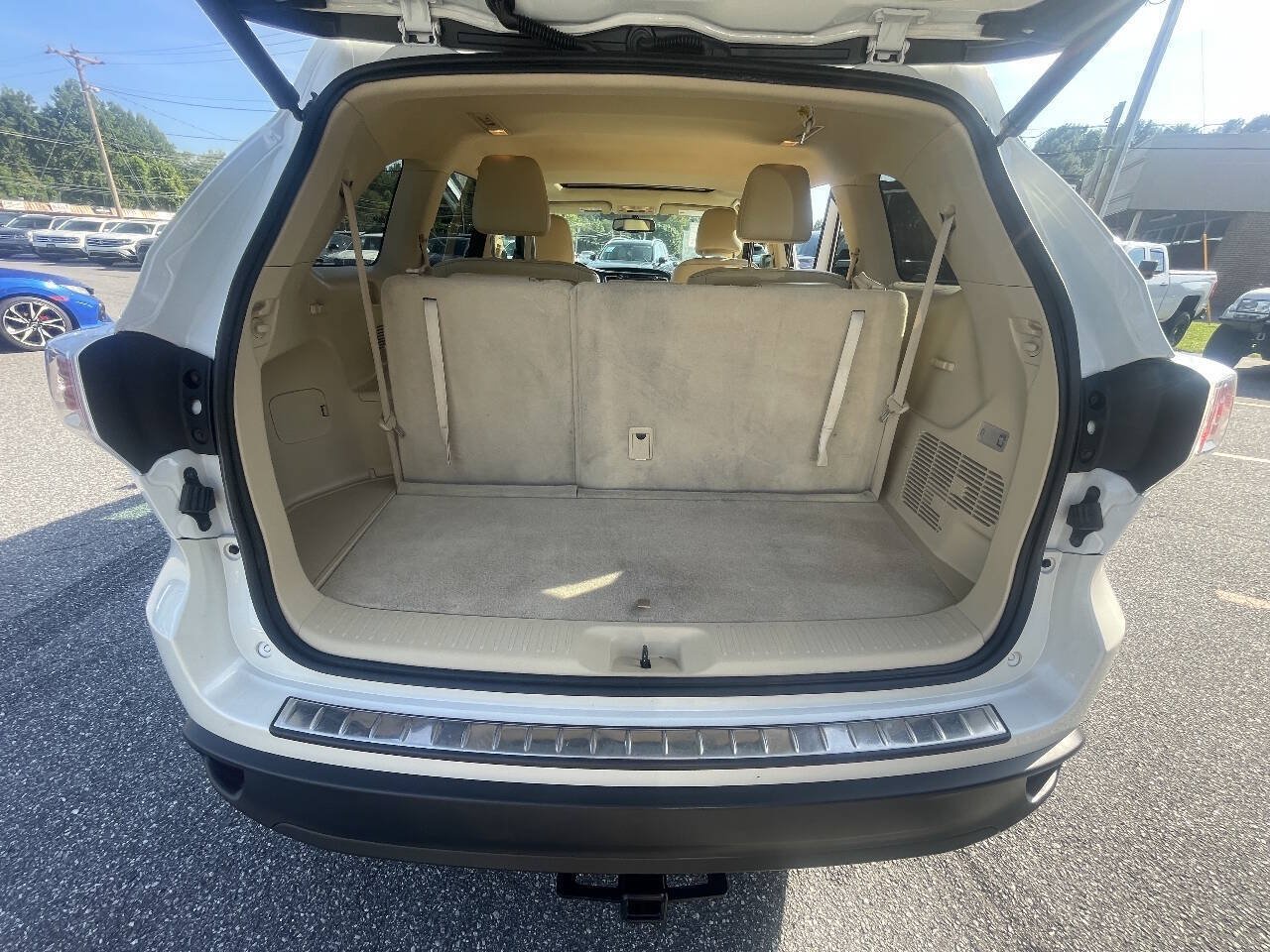 Used 2016 Toyota Highlander XLE AWD/4WD image 18