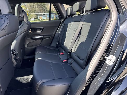New 2025 Mercedes-Benz GLC 300 4MATIC image 11